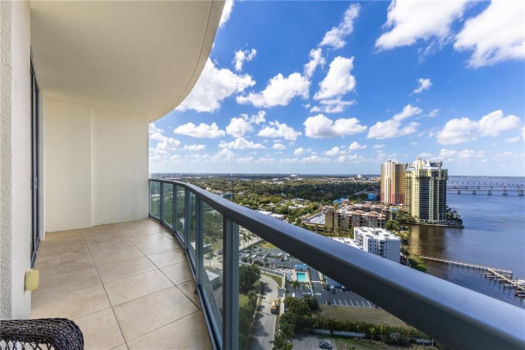 3000 Oasis Grand BLVD 2405, FORT MYERS, FL 33916 — exterior