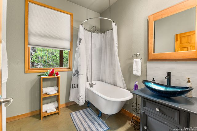 317-1 Saddle Mountain, Boerne, TX 78006