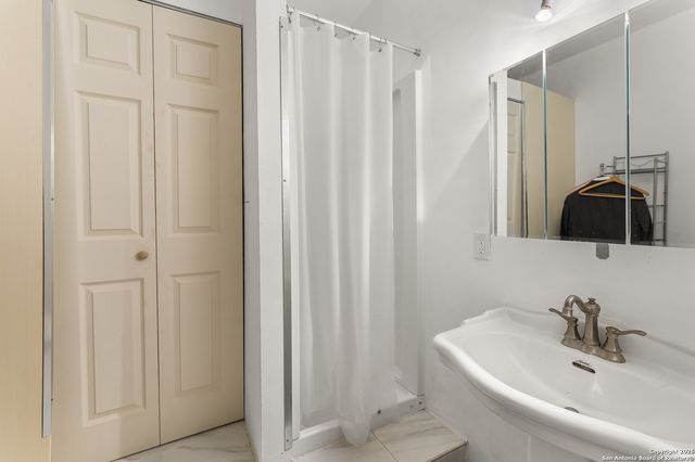 317-1 Saddle Mountain, Boerne, TX 78006