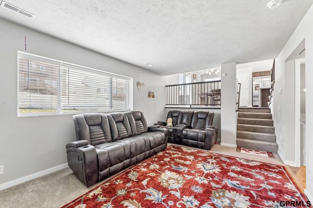 17009 Huntington Avenue, Omaha, NE 68116