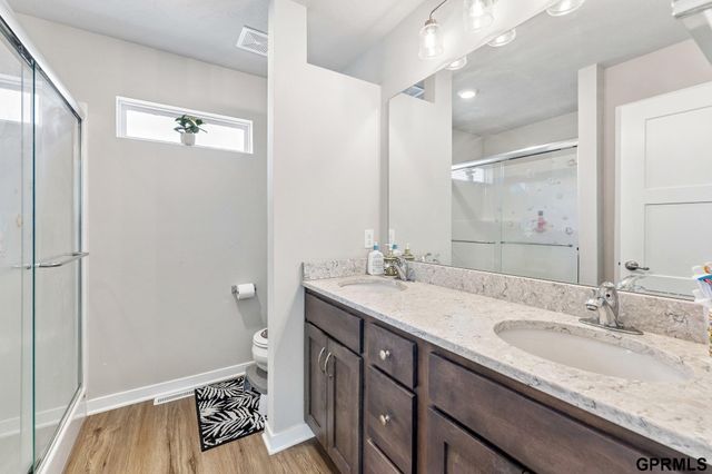 17009 Huntington Avenue, Omaha, NE 68116