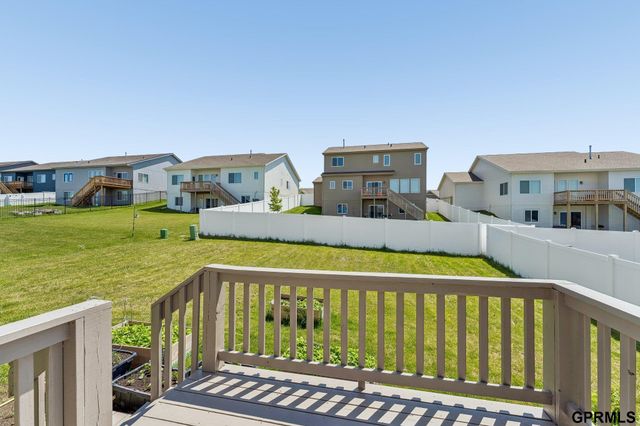 17009 Huntington Avenue, Omaha, NE 68116