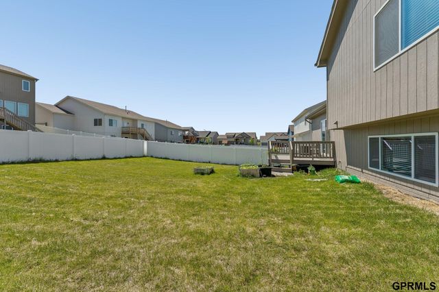 17009 Huntington Avenue, Omaha, NE 68116