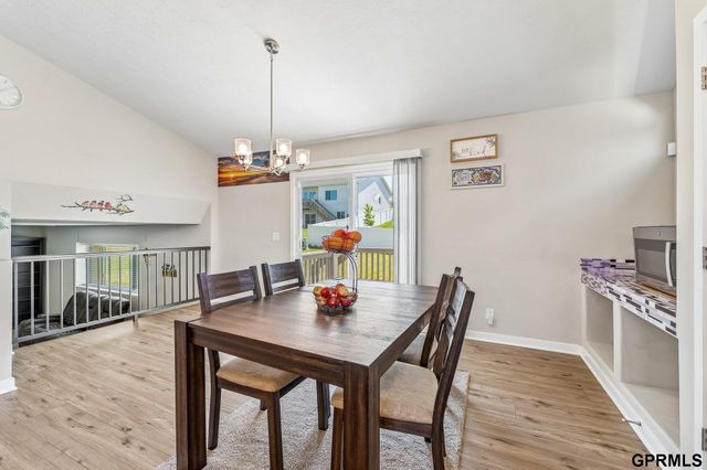 17009 Huntington Avenue, Omaha, NE 68116