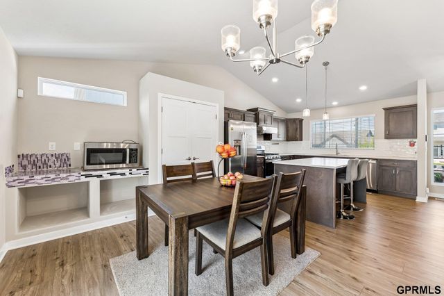 17009 Huntington Avenue, Omaha, NE 68116