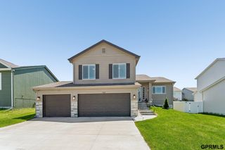 17009 Huntington Avenue, Omaha, NE 68116