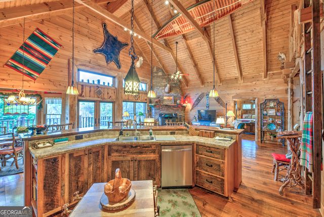 5232 CROW CREEK Road, Lakemont, GA 30552