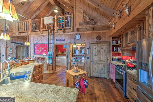 5232 CROW CREEK Road, Lakemont, GA 30552