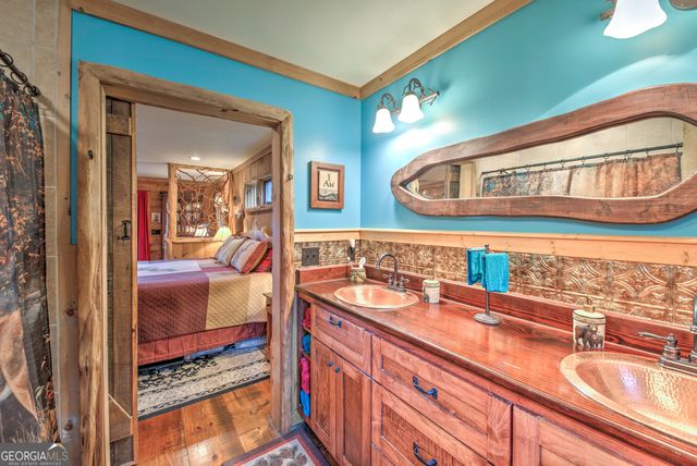 5232 CROW CREEK Road, Lakemont, GA 30552