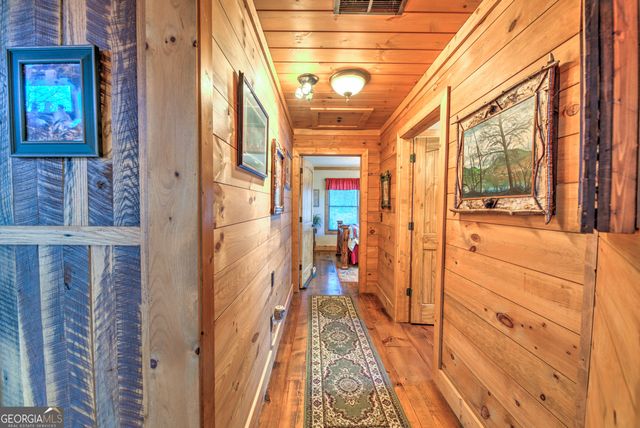 5232 CROW CREEK Road, Lakemont, GA 30552