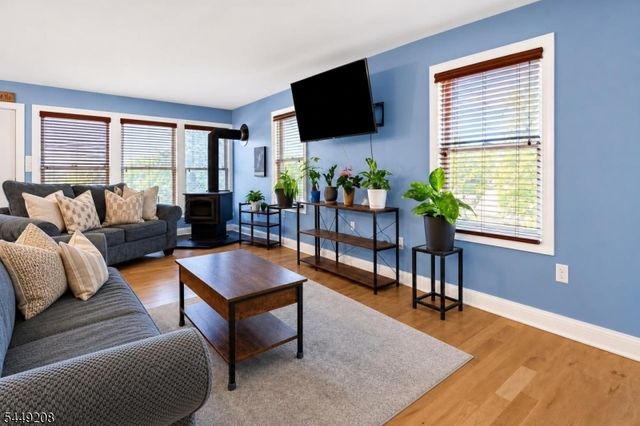 2 San Bar Dr, Jefferson Twp., NJ 07849