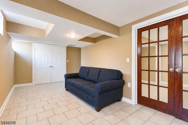 2 San Bar Dr, Jefferson Twp., NJ 07849