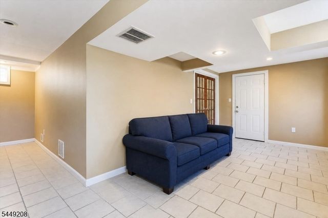 2 San Bar Dr, Jefferson Twp., NJ 07849