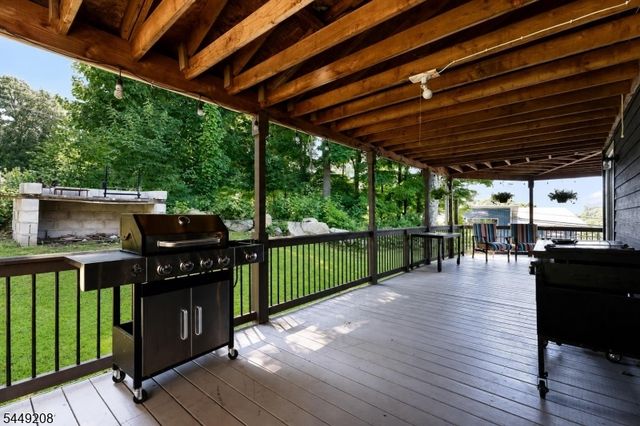 2 San Bar Dr, Jefferson Twp., NJ 07849