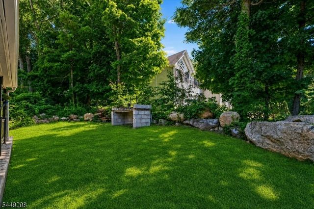 2 San Bar Dr, Jefferson Twp., NJ 07849