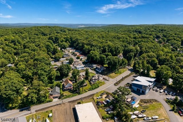 2 San Bar Dr, Jefferson Twp., NJ 07849