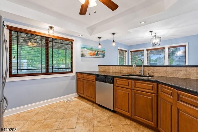 2 San Bar Dr, Jefferson Twp., NJ 07849