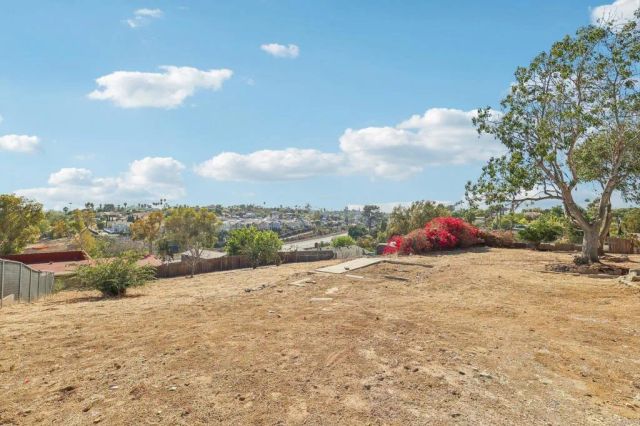 1477 Montgomery Drive, Vista, CA 92084