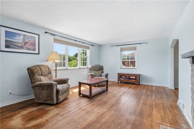 1107 Girard Rd, Whitehall, PA 15227