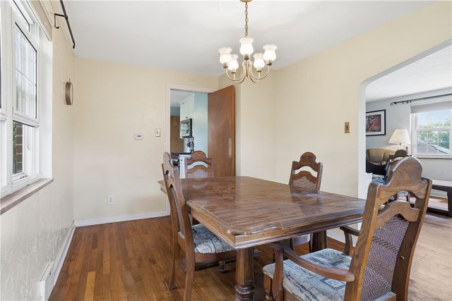 1107 Girard Rd, Whitehall, PA 15227