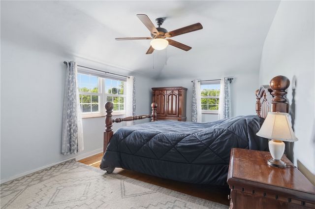 1107 Girard Rd, Whitehall, PA 15227