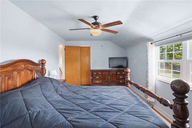 1107 Girard Rd, Whitehall, PA 15227