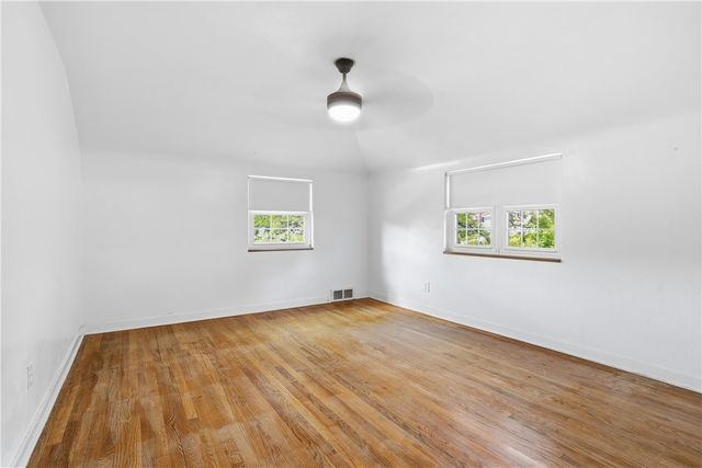 1107 Girard Rd, Whitehall, PA 15227
