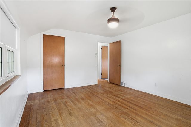 1107 Girard Rd, Whitehall, PA 15227