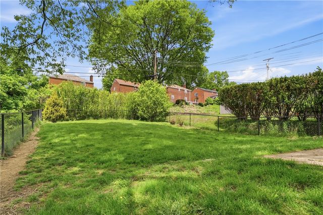 1107 Girard Rd, Whitehall, PA 15227