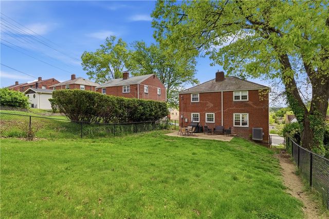1107 Girard Rd, Whitehall, PA 15227