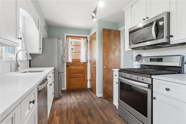 1107 Girard Rd, Whitehall, PA 15227