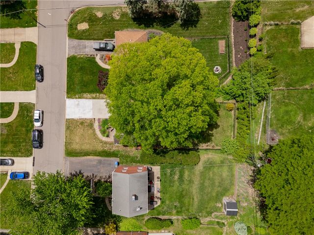 1107 Girard Rd, Whitehall, PA 15227
