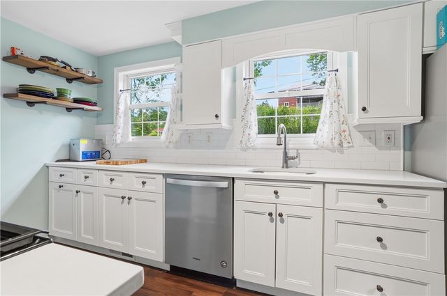 1107 Girard Rd, Whitehall, PA 15227
