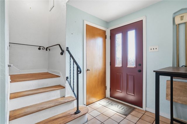 1107 Girard Rd, Whitehall, PA 15227