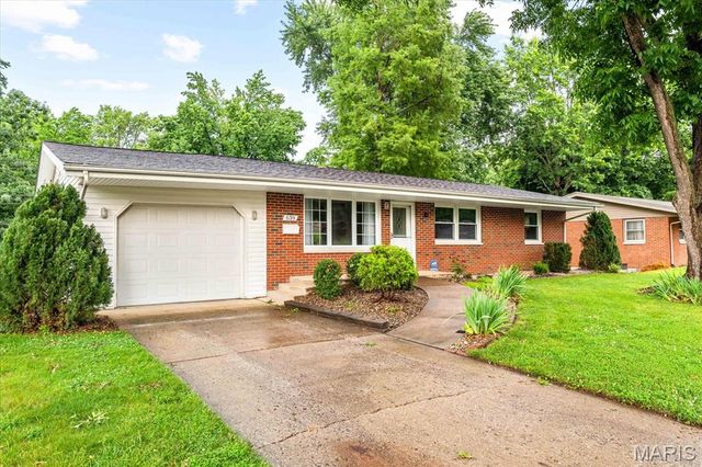 639 Notre Dame Avenue, Edwardsville, IL 62025