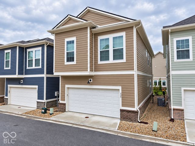 525 Gilder Drive, Carmel, IN 46032