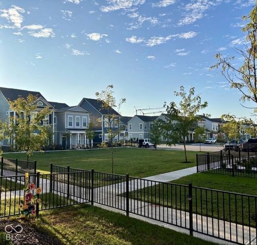 525 Gilder Drive, Carmel, IN 46032