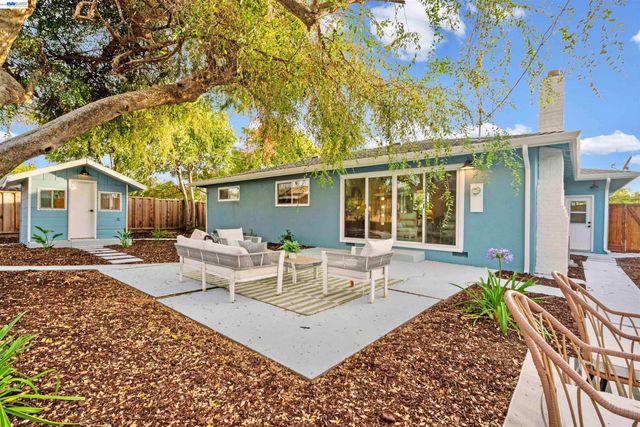 24 Casper St, Milpitas, CA 95035