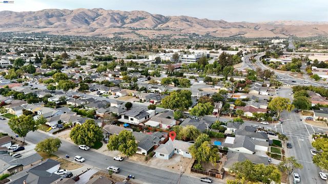 24 Casper St, Milpitas, CA 95035