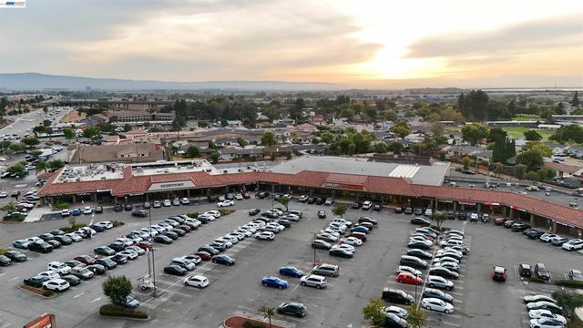 24 Casper St, Milpitas, CA 95035