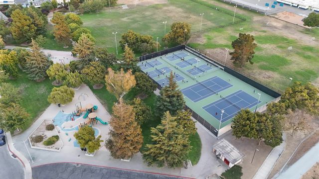 24 Casper St, Milpitas, CA 95035