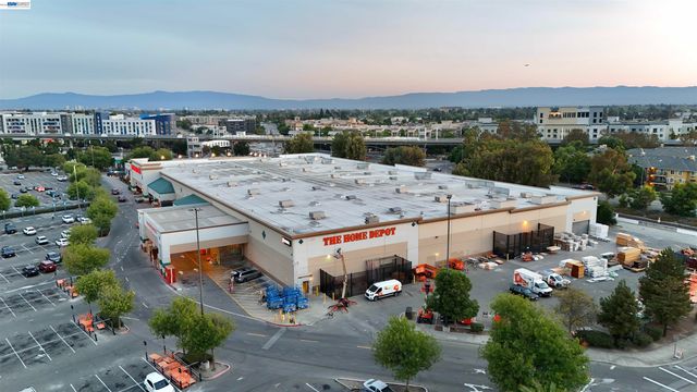 24 Casper St, Milpitas, CA 95035
