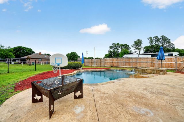 157 Nelms Road, Seagoville, TX 75159