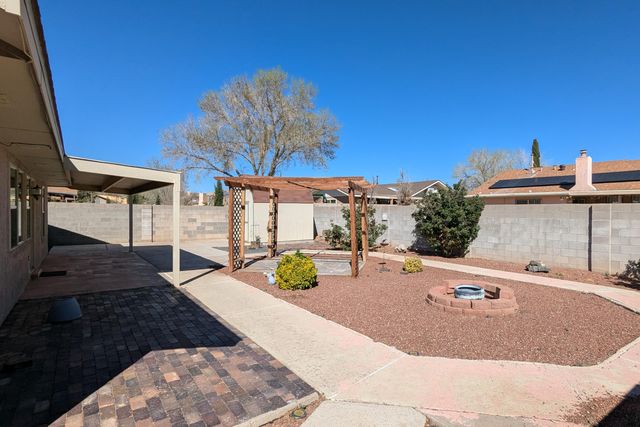 6109 Flor Del Sol Place NW, Albuquerque, NM 87120