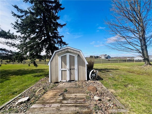 10552 Shasta Drive, Chardon, OH 44024