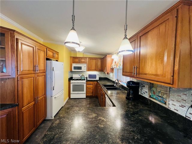 10552 Shasta Drive, Chardon, OH 44024
