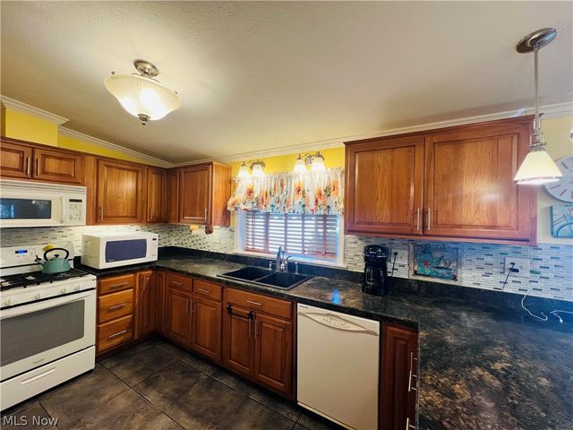 10552 Shasta Drive, Chardon, OH 44024