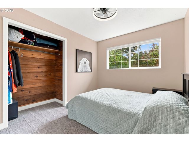 406 E MISSION Dr, Newberg, OR 97132