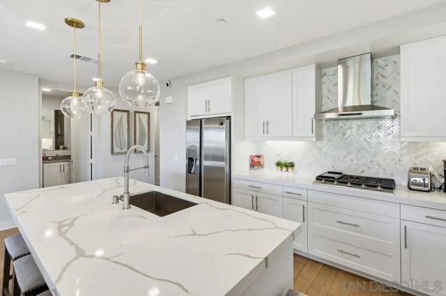 2460 Community 3, San Diego, CA 92108