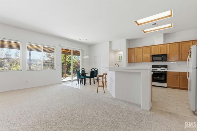 12411 Schooner Beach Drive, Bakersfield, CA 93311